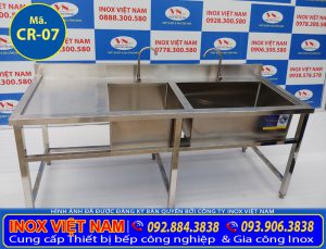 Chậu rửa đôi công nghiệp hộc lớn hộc nhỏ có bàn rửa cánh trái.