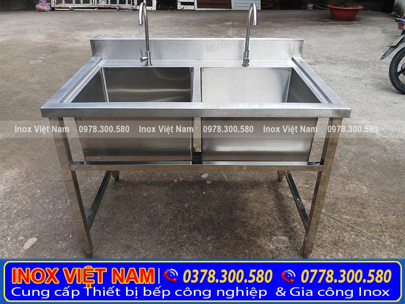 Thiết bị bếp inox công nghiệp địa chỉ chuyên cung cấp chậu rửa công nghiệp. Với kiểu dáng công nghiệp, chất liệu inox 304 sang trọng.