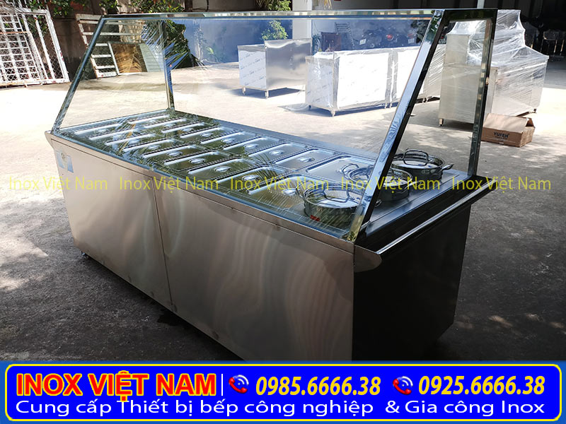 Tủ giữ nóng thức ăn 18 khay và 3 nồi, quầy hâm nóng thức ăn kích thước theo yêu cầu đây là sản phẩm do Thiết bị bếp inox công nghiệp sản xuất. (Ảnh thực tế).