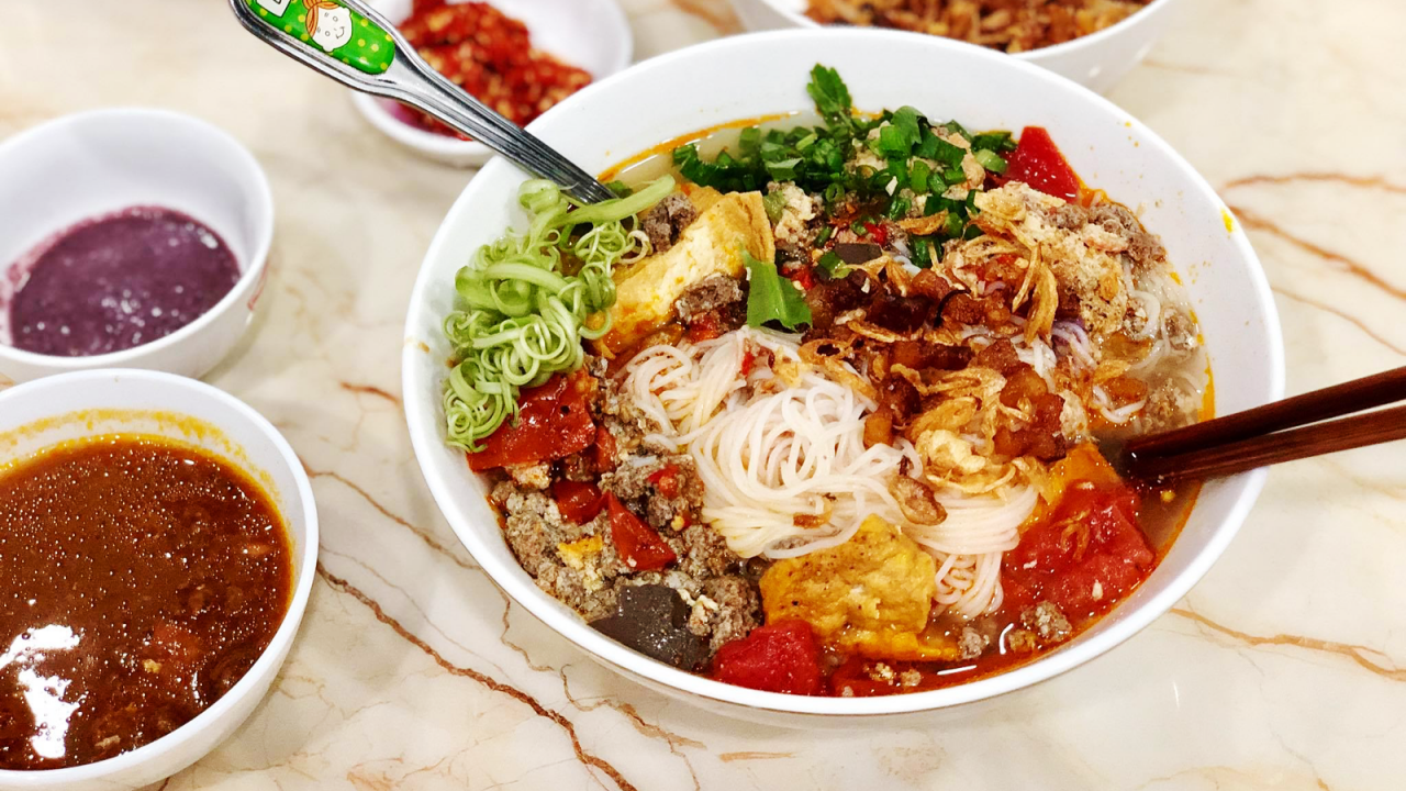 Nấu bún riêu cua bằng chiếc nồi nấu phở bằng điện của Inox Việt Nam, bạn đã thử chưa?