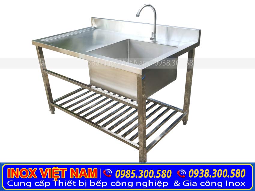 chậu rửa đơn có kệ dưới | chậu rửa đơn có chân trụ |. Giá chậu rửa inox có chân | bồn rửa chén 1 ngăn có chân |. Bồn rửa bát inox 1 ngăn có chân đứng | bồn rửa chén có chân | bồn rửa chén inox có kệ dưới | chậu rửa công nghiệp 1 hố lớn | bồn rửa bát inox 304 1 ngăn lớn có chân đứng.