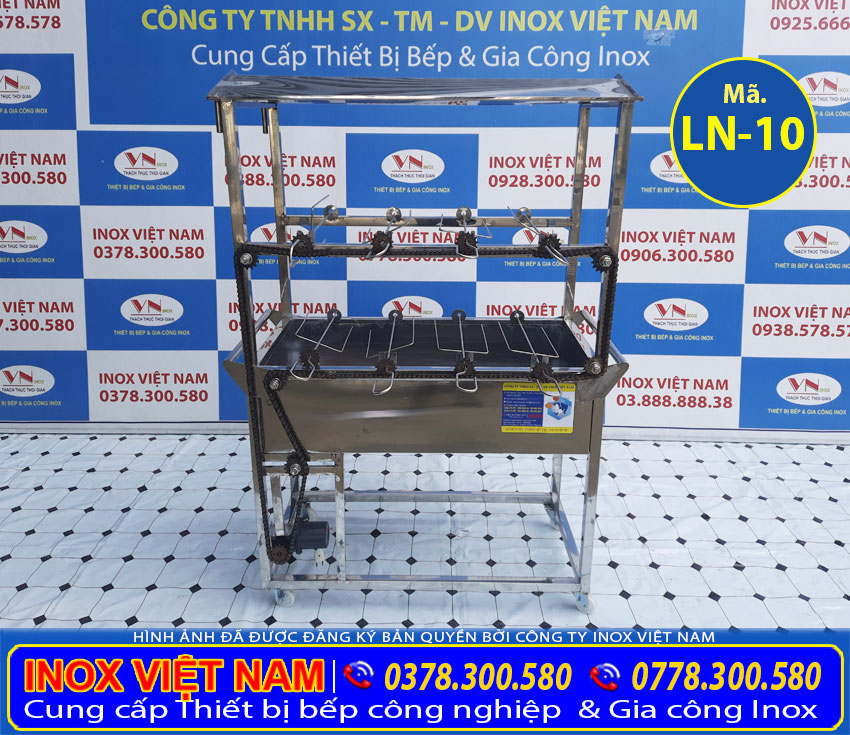 Giá bán lò quay vịt bằng than. Báo giá lò quay vịt bằng xích, lò quay gà vịt bằng than. Vui lòng gọi ngay Hotline: 0378.300.580 - 0928.300.580 để biết thêm thông tin chi tiết.