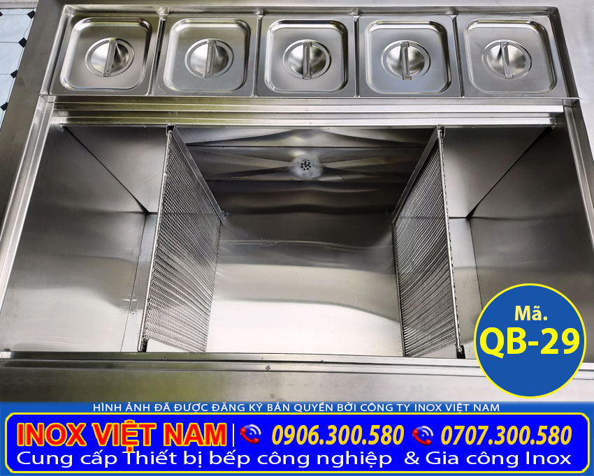 Quầy bar inox kèm khay topping với kiểu dáng đẹp sang trọng.