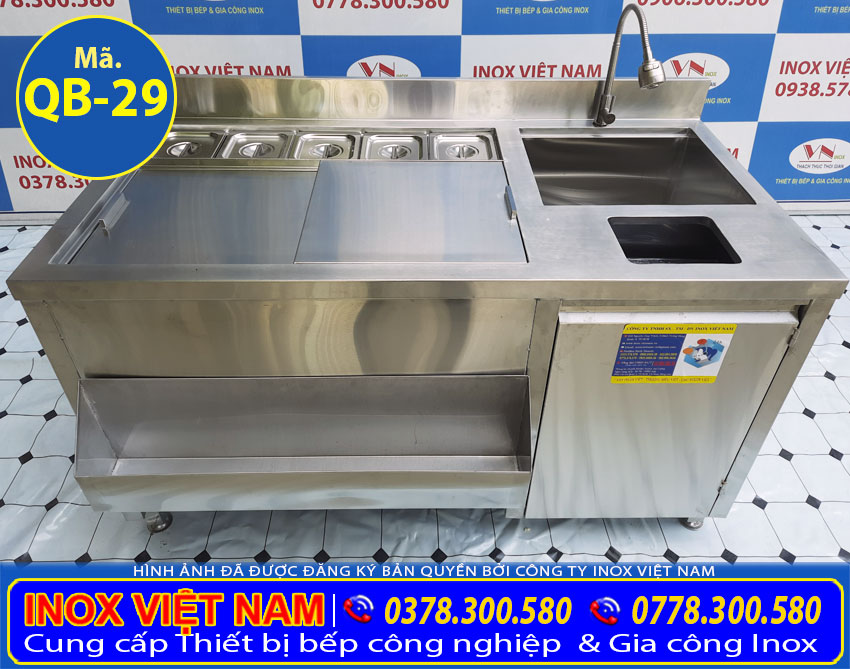 Các mẫu quầy pha chế đẹp, quầy bar inox kèm khay topping đang là một trong những mẫu sản phẩm được bán chạy nhất hiện nay.