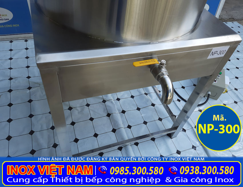Phía dưới nồi điện nấu phở được trang bị thêm van xả inox. Giúp dễ dàng lấy nước bên trong và vệ sinh nồi nấu bún phở bằng điện sau mỗi lần sử dụng.
